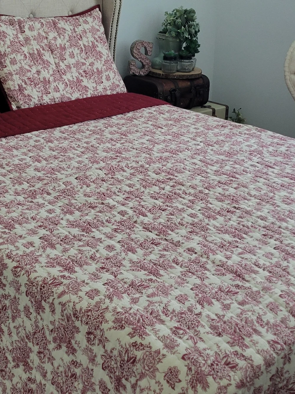 Bee & Willow French Country Classic Vintage Print Toile Floral Quilt/3 Shams